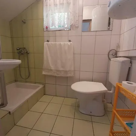 Domek Kretowiny Nad Jeziorem Narie Vakantiehuis